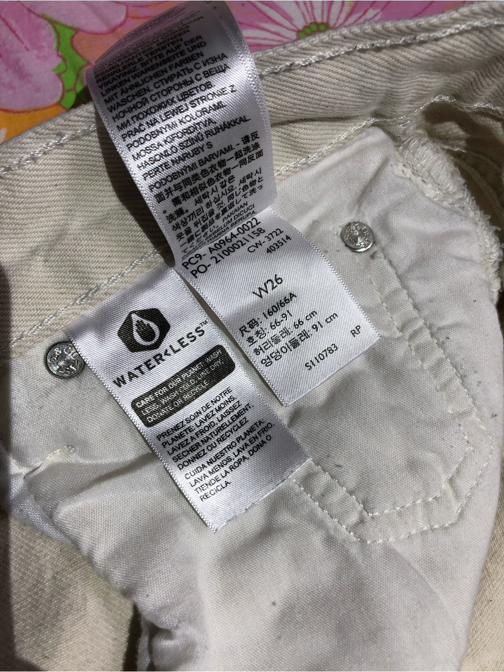 Levi’s Low Pro Straight Leg Jeans Size 26 Ecru Off-White Distressed 90s Baggy - Picture 13 of 16